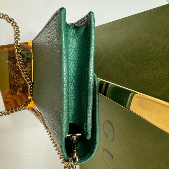 🤩SOLD🤩 Gucci Wallet on Chain - Picture 3 of 10